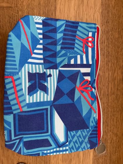 กระเป๋าใส่เครื่องสำอางค์ รูปที่ 2