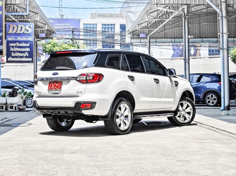 Ford Everest 2017 3.2 Titanium Plus 4WD Utility-car ดีเซล เกียร์อัตโนมัติ ขาว รูปที่ 2