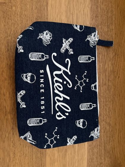 กระเป๋าใส่เครื่องสำอางค์