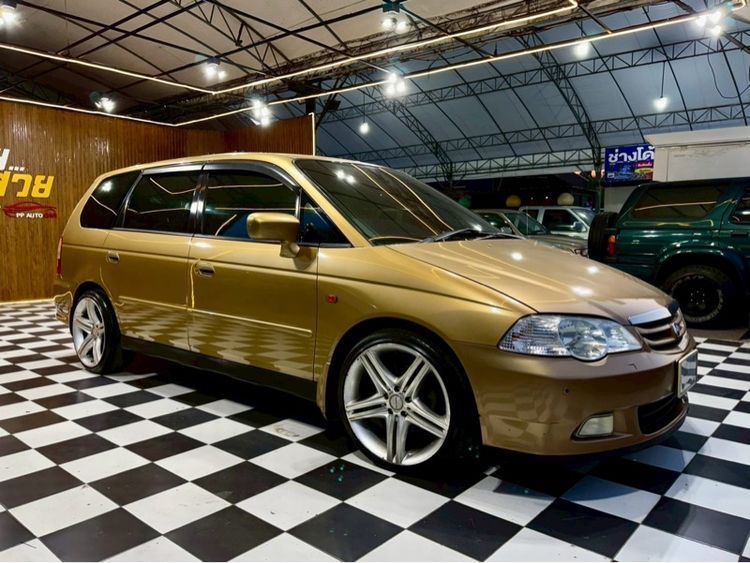 รถ Honda Odyssey 2.3 VTi สี ทอง
