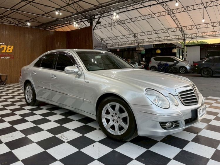 รถ Mercedes-Benz E-Class W211 สี บรอนซ์เงิน