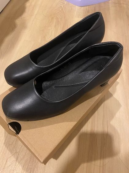  รองเท้าคัตชู bata