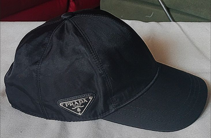 หมวกและหมวกแก๊ป หมวกแก๊ป Prada 