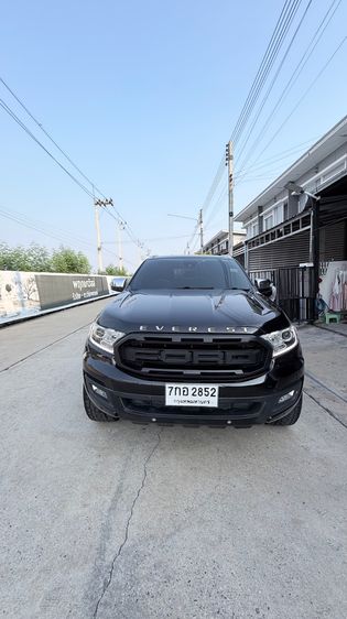 รถ Ford Everest 2.0 Titanium Plus สี ดำ