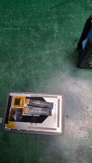 เนื่องจากใช้งานแล้วอยู่เปิดติดแค่จอเล็กและจอเล็กก็ค้างอยู่ที่เลข9จึงแยกชิ้นส่วนขายและขายจอที่ซื้อมาใหม่ด้วย