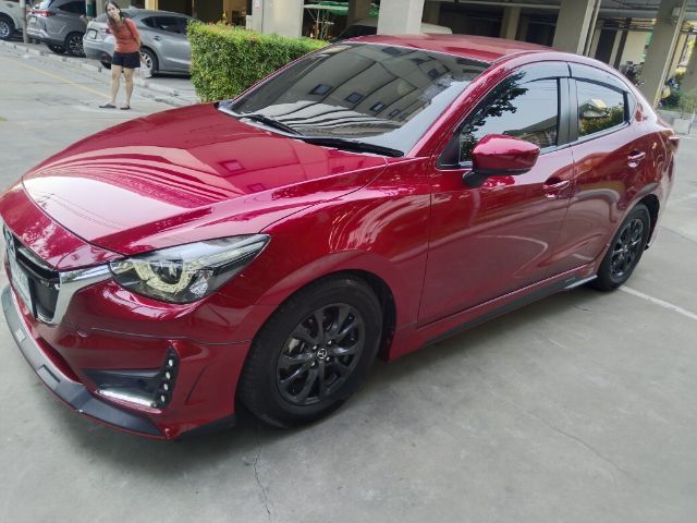 Mazda Mazda 2 2019 1.3 Skyactiv-G S Leather Sports Sedan เบนซิน เกียร์อัตโนมัติ แดง รูปที่ 3
