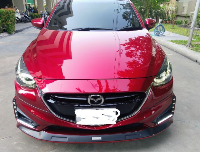 รถ Mazda Mazda 2 1.3 Skyactiv-G S Leather Sports สี แดง