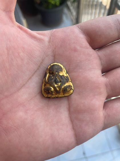 พระปิดตาวัดกำแพงชลบุรีเนื้อกะลา