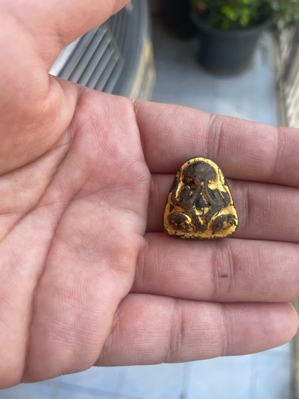 พระปิดตาวัดกำแพงชลบุรีเนื้อกะลา รูปที่ 6