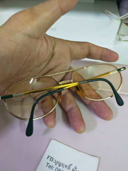 แว่ตาLACOST 58 18 140 กว้าง 140 ม.ขาสปริง เลนส์ มีค่าสายตา กรอบ ข้างหน้า กับตรงที่เกี่ยวหูสีเขียว เอาไปใส่เลนส์ ใหม่ได้เลยครับ รูปที่ 3