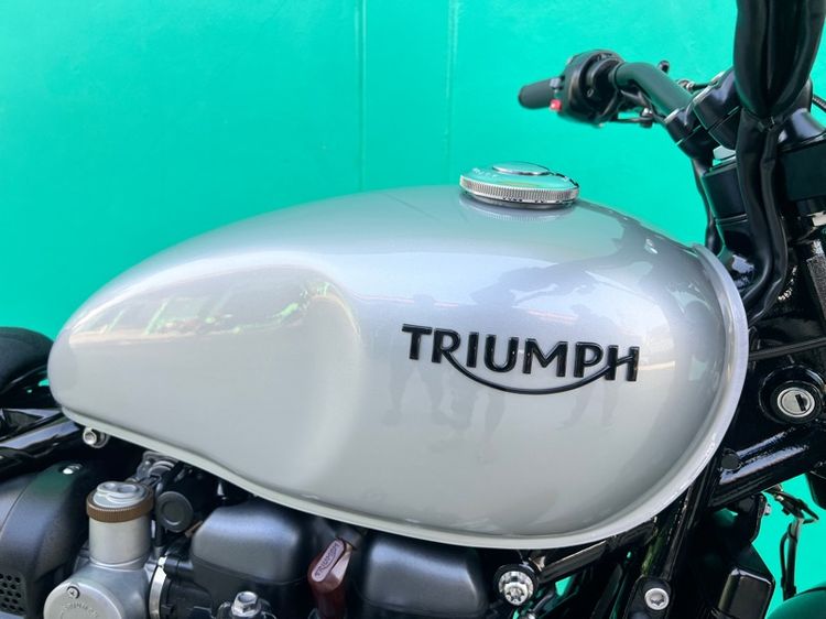 Triumph Bonneville Bobber 2017 วิ่ง7,000 โล รูปที่ 4