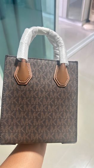 กระเป๋าถือ สภาพใหม่ ไม่เคยใช้งานแท้ Michael  kors รูปที่ 3