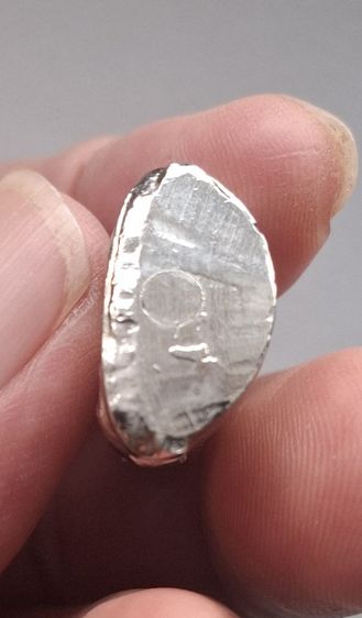 รูปหล่อปั๊มหลวงพ่อเงินอุดกริ่งชุบนิเกิ้ล ไม่ทราบที่ปีครับ รูปที่ 6