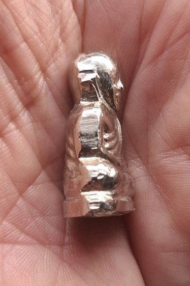 รูปหล่อปั๊มหลวงพ่อเงินอุดกริ่งชุบนิเกิ้ล ไม่ทราบที่ปีครับ รูปที่ 5