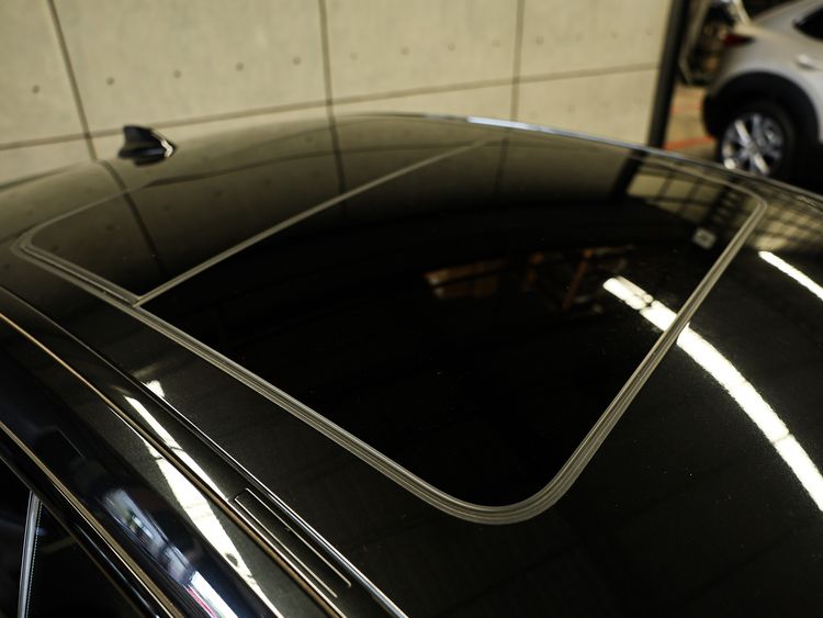 BMW Series 2 2022 220i Sedan เบนซิน ไม่ติดแก๊ส เกียร์อัตโนมัติ ดำ รูปที่ 3