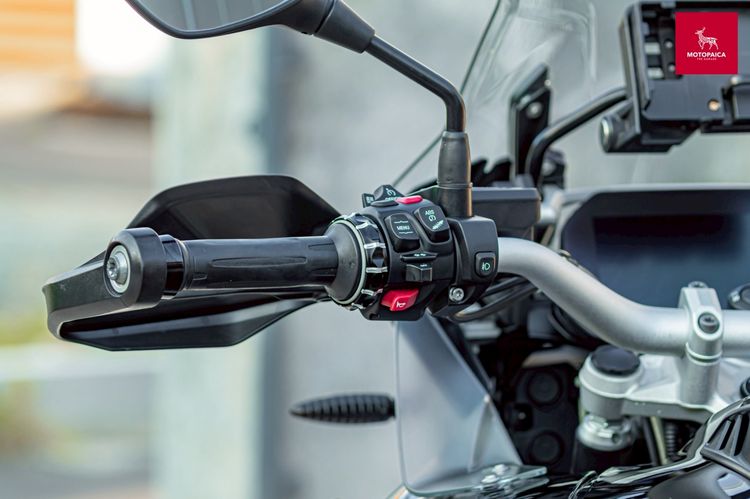 Bmw R1200GSA TripleBlack (Normal) ปี2018 มือเดียว วิ่ง26,000Km. รูปที่ 13