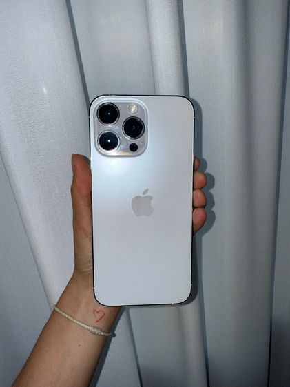 iPhone 15 Pro Max – Excellent Condition (Like New)