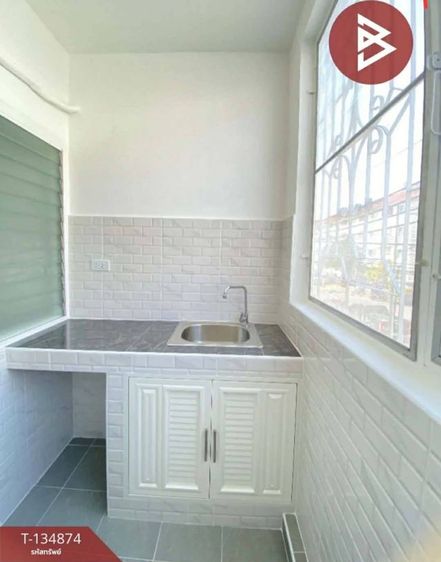 ตกแต่งครบ อื่นๆ สร้างเสร็จก่อน 2010 ไม่อนุญาต ไม่ใช่ ขาย จะเช่าไปทำไมเป็นเจ้าของดีกว่าไหม
ขายห้องชุดเอื้ออาทรเมืองใหม่บางพลี 4 
ตึก 113 ประตู 4 ชั้น 3 ห้องริม แถมแอร์ 2 ตัว  รูปที่ 4