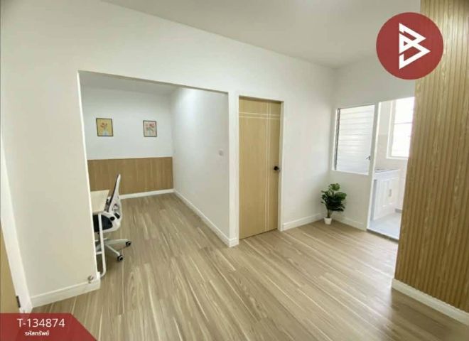 ขาย จะเช่าไปทำไมเป็นเจ้าของดีกว่าไหม
ขายห้องชุดเอื้ออาทรเมืองใหม่บางพลี 4 
ตึก 113 ประตู 4 ชั้น 3 ห้องริม แถมแอร์ 2 ตัว 