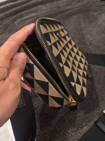 กระเป๋า Prada มือสอง รูปที่ 4