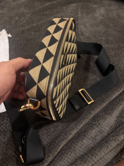 กระเป๋า Prada มือสอง รูปที่ 2