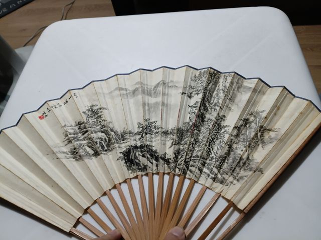 พัดเก่าโยราณวาดโดยสวยงาน