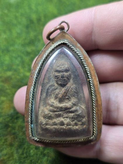 พระเนื้อว่านหลวงปู่ทวดเก่าๆเลี่ยมโบราณ