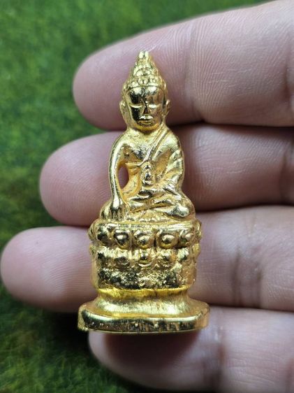 พระกริ่งสีทองเก่าๆ