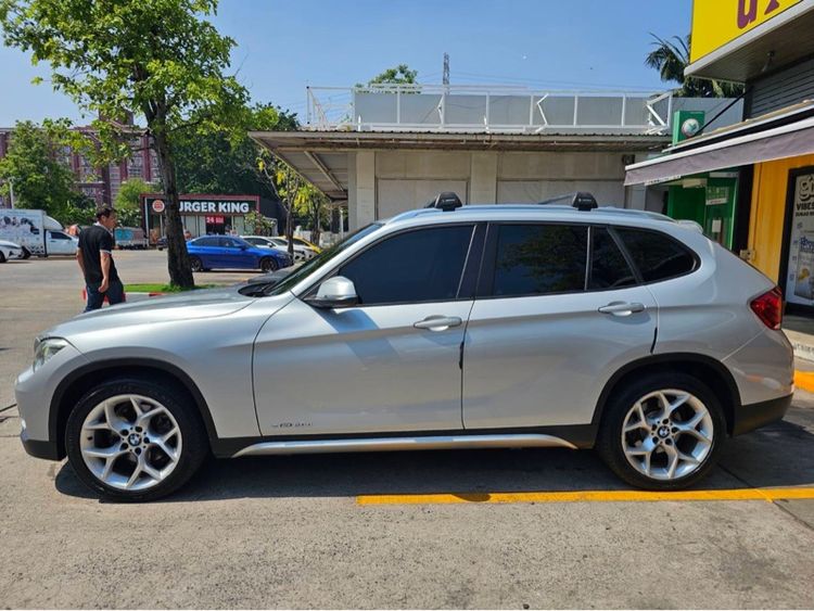 BMW X1 2013 2.0 sDrive20d xLine Utility-car ดีเซล เกียร์อัตโนมัติ บรอนซ์เงิน รูปที่ 4