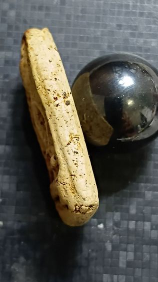 พระกรุวัดเงินคลองเตย พิมพ์แขนหักศอก ฐานสูง รูปที่ 3