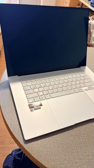 ASUS Zenbook S16 - Ryzen AI 9, 24GB จอ 3K OLED ราคาครึ่งเดียว - จอในไม่ติด