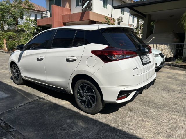 รถ Toyota Yaris 1.2 Sport สี ขาว