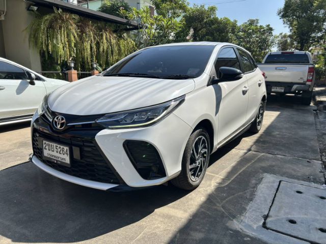 Toyota Yaris 2022 1.2 Sport เบนซิน ไม่ติดแก๊ส เกียร์อัตโนมัติ ขาว รูปที่ 2