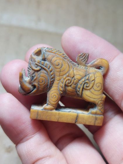 เครื่องรางหมูอาจารย์เฮงไพรวัลย์ตัวใหญ่