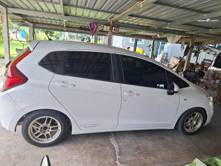รถ Honda Jazz 1.5 S สี ขาว