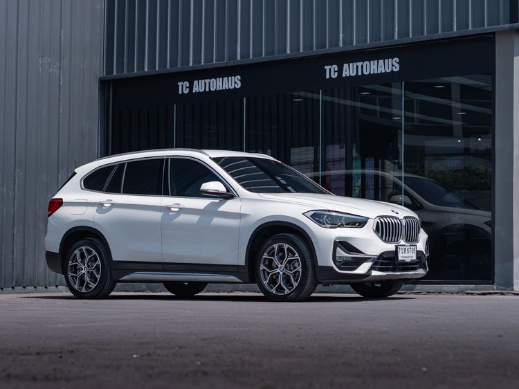 รถ BMW X1 2.0 sDrive20d xLine สี ขาว