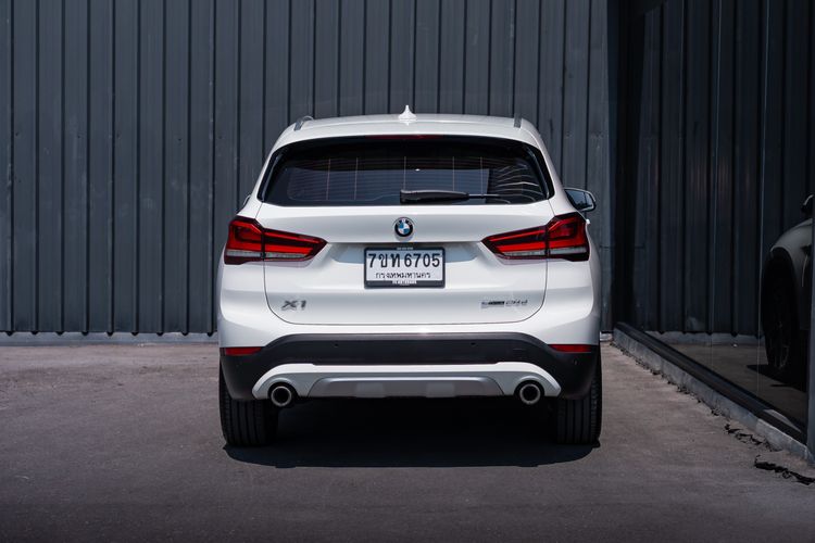 BMW X1 2021 2.0 sDrive20d xLine Utility-car ดีเซล ไม่ติดแก๊ส เกียร์อัตโนมัติ ขาว รูปที่ 4