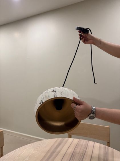 ส่งต่อ❗️โคมไฟแขวนลายหินอ่อน หรูมาก เซรามิคแข็งแรง✨ รูปที่ 2