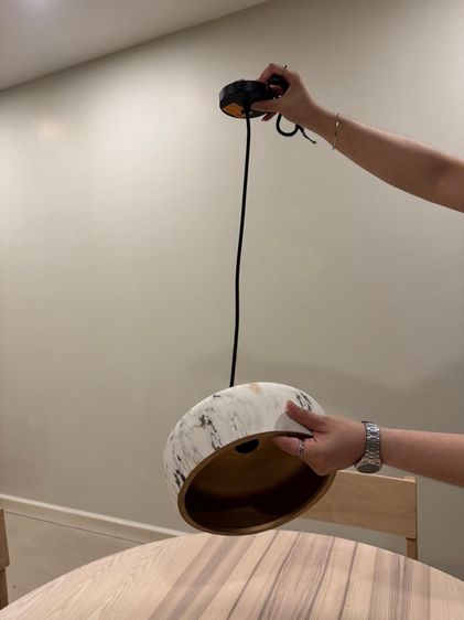 ส่งต่อ❗️โคมไฟแขวนลายหินอ่อน หรูมาก เซรามิคแข็งแรง✨ รูปที่ 6