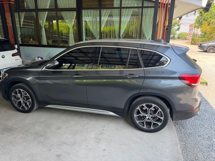 BMW X1 2022 2.0 sDrive20d xLine Utility-car ดีเซล ไม่ติดแก๊ส เกียร์อัตโนมัติ เทา รูปที่ 4
