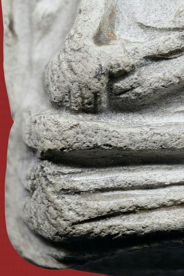 พระรอด ลำพูน พิมพ์ใหญ่ เนื้อออกสีขาว รูปที่ 16