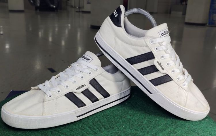 รองเท้า💥adidas Lifestyle💥ของแท้‼️พื้นนิ่ม เบา ไม่อัพ สวยๆ เดิมๆ สภาพดี💥ไซร์ 42.5 รูปที่ 3