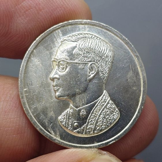 เหรียญคุ้มเกล้า เนื้อเงิน พิมพ์ใหญ่ พ.ศ.2522 รูปที่ 3