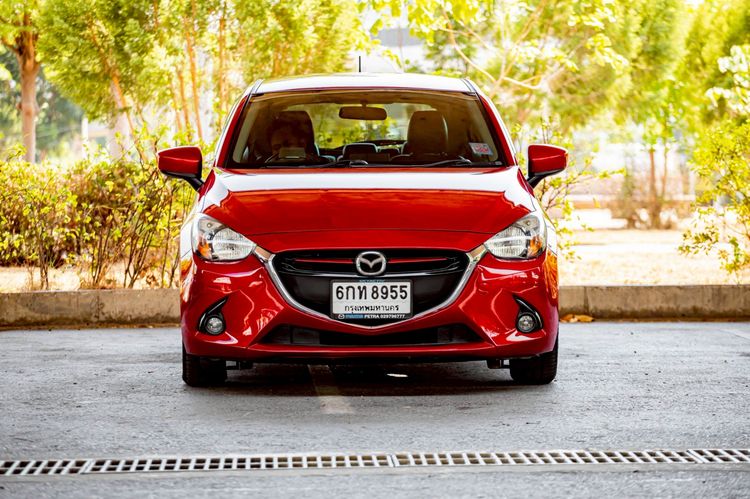 Mazda Mazda 2 2017 1.3 Sports High Plus Sedan เบนซิน เกียร์อัตโนมัติ แดง รูปที่ 2