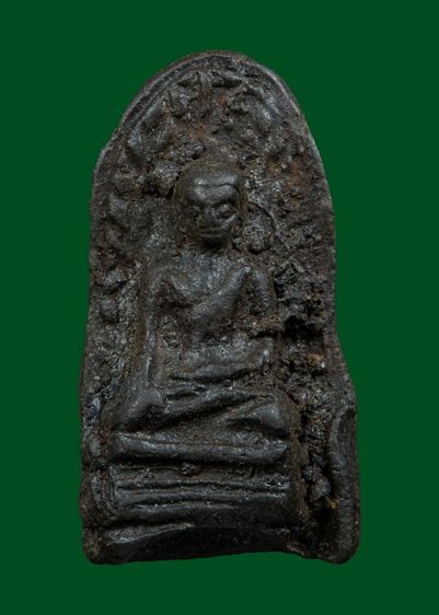 พระรอดลำพูนเนื้อดำ