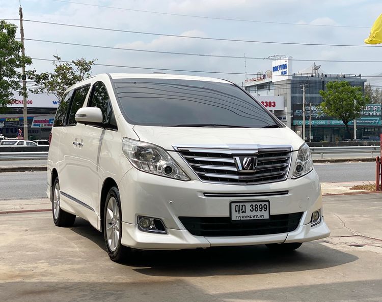 รถ Toyota Alphard 2.4 V สี ขาว