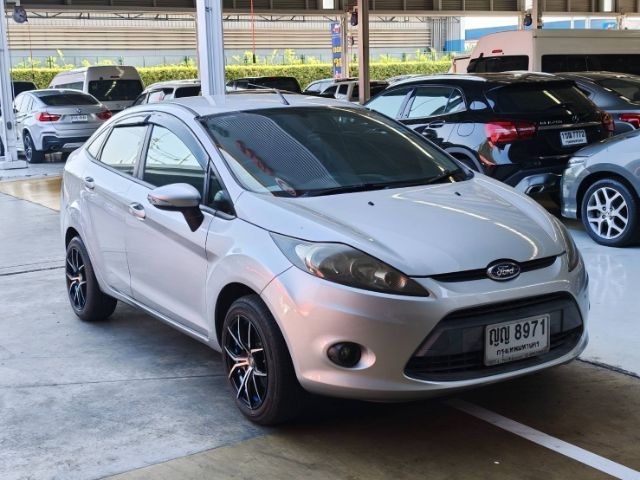 รถ Ford Fiesta 1.5 Trend สี เทา