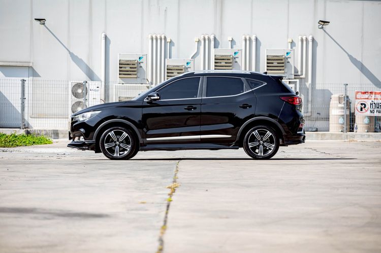 MG ZS 2018 1.5X+ Sunroof Sedan เบนซิน เกียร์อัตโนมัติ ดำ รูปที่ 4