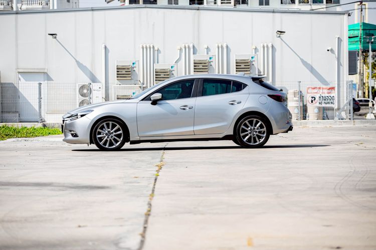 Mazda Mazda3 2018 2.0 S Sports Sedan เบนซิน เกียร์อัตโนมัติ เทา รูปที่ 3