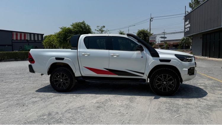 Toyota Hilux Revo 2023 Double Cab 2.8 GR Sport 4WD Pickup ดีเซล เกียร์อัตโนมัติ ขาว รูปที่ 3